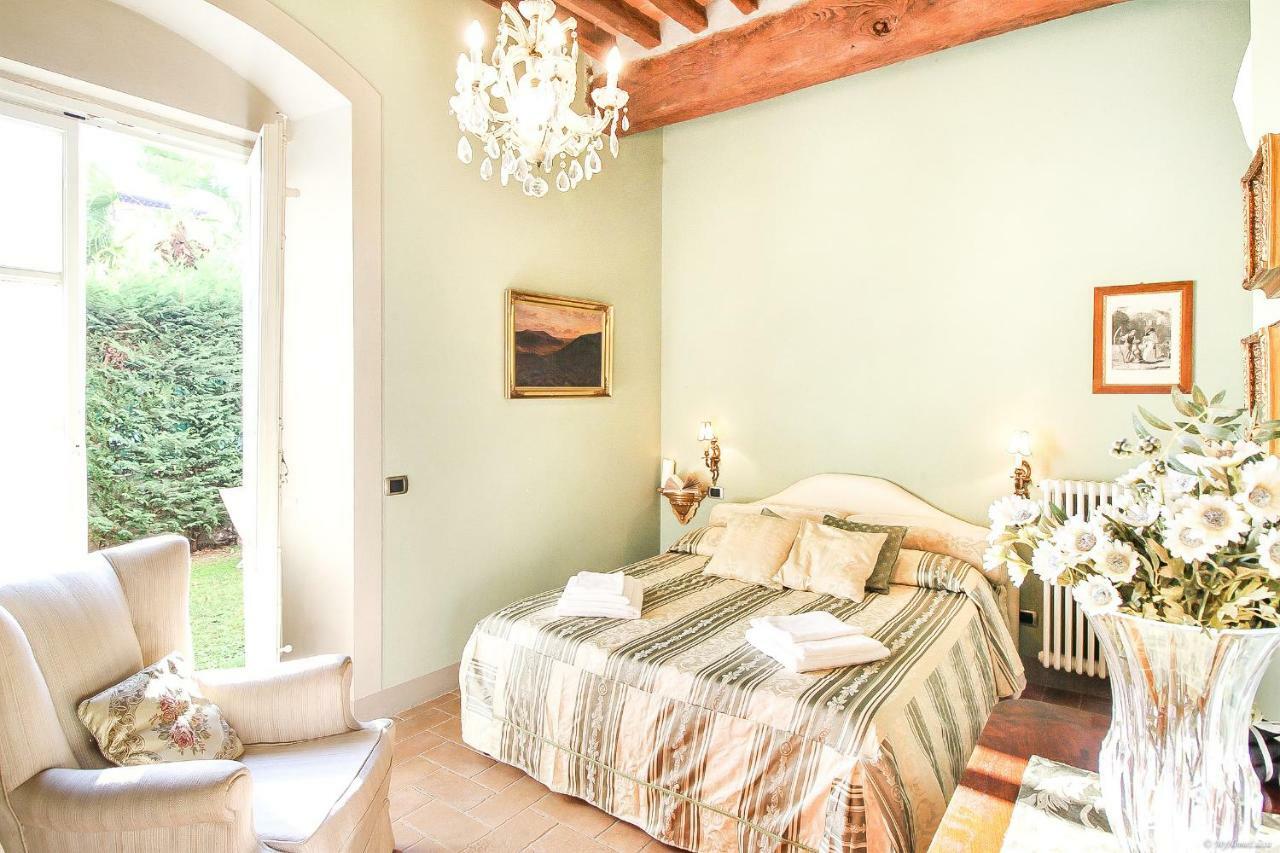 Apartment Guinigi With Private Courtyard Lucca Bagian luar foto