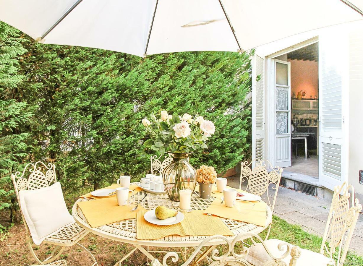 Apartment Guinigi With Private Courtyard Lucca Bagian luar foto